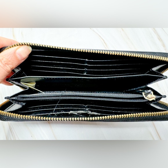 Good condition- Kate Spade New York Grant Lane Lacey Paint Wallet/Purse - Picture 3 of 4